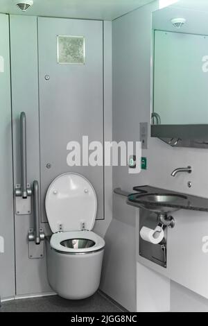 Train washbasin hi-res stock photography and images - Alamy