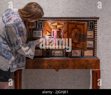 Bonhams, London, UK. 11 July 2022. The Grand Tour Sale takes place on 14 July. Highlights include: Italian late 17th century Pieta Paesina and Marble Cabinet, estimate £3,000-6,000. Credit: Malcolm Park/Alamy Live News Stock Photo