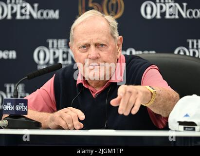 150th Open GolfChampionships, St Andrews, July 11th 2022 Former Open Champion Jack Nicklaus speaking during his press conference in the media centre at the Old Course, St Andrews, Scotland. Credit: Ian Rutherford/Alamy Live News. Stock Photo