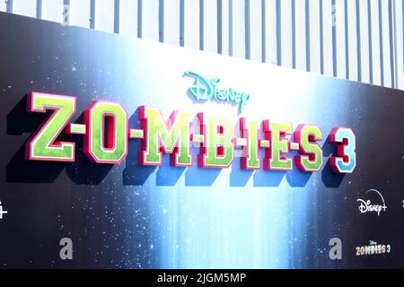 July 9, 2022, Santa Monica, CA, USA: LOS ANGELES - JUL 9:  Atmosphere at the Zombies 3 Premiere Screening at Barker Hanger on July 9, 2022 in Santa Monica, CA (Credit Image: © Kay Blake/ZUMA Press Wire) Stock Photo