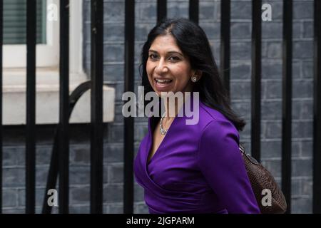 London, UK. 12th July, 2022. Attorney General Suella Braverman arrives in Downing Street to attend the weekly Cabinet meeting. The contest to replace Boris Johnson as the leader of the Conservative Party and the new British prime minister begins in earnest today as candidates need to secure backing of 20 MPs to proceed to voting stage with hopefuls narrowed down to the final two by next Thursday. Credit: Wiktor Szymanowicz/Alamy Live News Stock Photo
