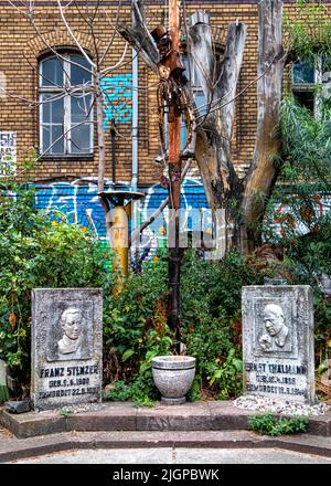 Berlin-Friedrichshain, RAW Gelände. Monument in memory of the communist parliamentarians Franz Stenzer & Ernst Thälmann, who were murdered by Nazis Stock Photo