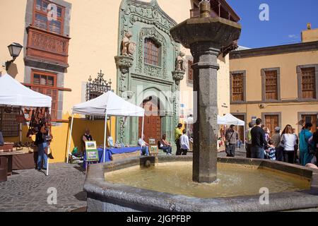 Well at the Casa de Colon, Columbus house at the Plaza del Pilar Nuevo, old town, Vegueta, Las Palmas, Grand Canary, Canary islands, Spain, Europe Stock Photo