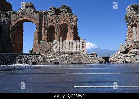 Greek amphitheatre Taormina Sicily with Mt Etna Stock Photo