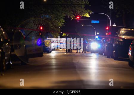 Chicago, USA. 17th June, 2022. Police officers on the scene where three people were shot in Chicago, IL on June 17, 2022. (Photo by Daniel Brown/Sipa USA) Credit: Sipa USA/Alamy Live News Stock Photo