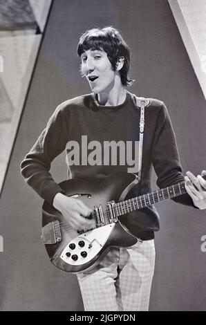 THE WHO  Pete Townshend on Ready, Steady, Go ! in 1966. Stock Photo