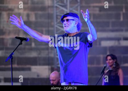 Verona, Italy. 12th July 2022. The Italians singsongwriters Antonello Venditti and Francesco De Gregori during their live performs at Arena di Verona to celebrate the 50th anniversary of activity. Stock Photo