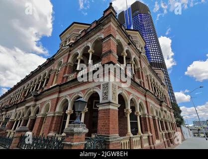 046 The 1889 built The Mansions heritage building-State Government administrative skyscraper in background. Brisbane-Australia. Stock Photo