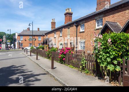 Row of cottages on The Square, Dunchurch, Warwickshire, England, United Kingdom Stock Photo