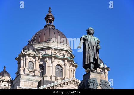 Christopher Columbus statue in front of Onondaga Supreme and County Courts House in downtown Syracuse, New York State NY, USA. Stock Photo