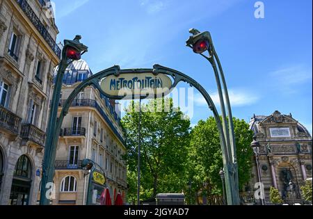 Paris, France, June 2022. The subway sign has a very distinctive vintage look. Stock Photo