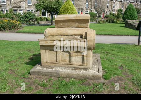 'The 3Rs – Homage to the Wharfedale Press' sandstone sculpture beside the River Wharfe in Otley, West Yorkshire, UK. Stock Photo