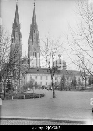Gustavianum and Uppsala Cathedral from University Park, Uppsala 1901 - 1902. Gustavianum and Uppsala Cathedral from University Park, Uppsala 1901 - 1902 Stock Photo