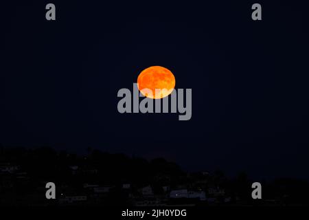 La Herradura, Almuneca. Andalucia, Spain. Super Moon rising over the bay of La Herradura, July 13th 2022. DavidSmith/Alamynews Stock Photo