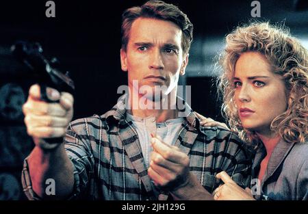 SCHWARZENEGGER,STONE, TOTAL RECALL, 1990 Stock Photo