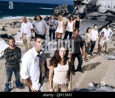 MONAGHAN,FOX,LILLY,HOLLOWAY,O'QUINN,GARCIA,SOMERHALDER,GRACE,ANDREWS,RAVIN,KIM,KIM,KELLEY,PERRINEAU, LOST : SEASON 1, 2004 Stock Photo