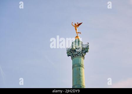 The July Column  is a monumental column in Paris commemorating the Revolution of 1830 Stock Photo
