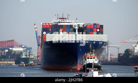 Containerfrachter von vorne CMA CGM Aquila Stock Photo