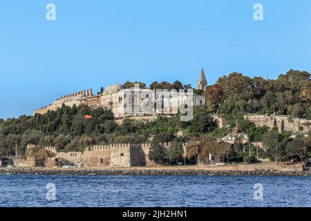 ISTANBUL, TURKEY - SEPTEMBER 15, 2017: This is the Palace Cape with the Topkapi Palace located on it and the ruins of the sea fortress walls of Consta Stock Photo