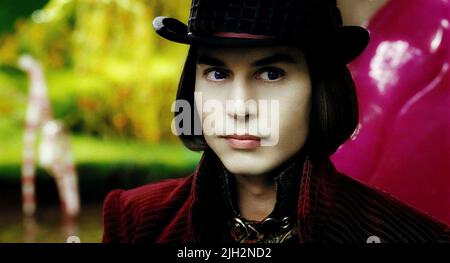 JOHNNY DEPP, CHARLIE AND THE CHOCOLATE FACTORY, 2005 Stock Photo