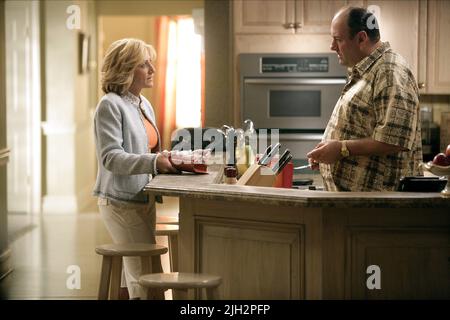 FALCO,GANDOLFINI, THE SOPRANOS : SEASON 6, 2006 Stock Photo