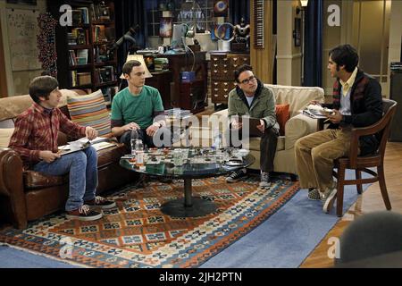 HELBERG,PARSONS,GALECKI,NAYYAR, THE BIG BANG THEORY : SEASON 5, 2011 Stock Photo