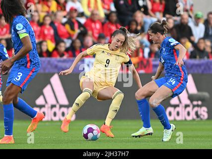 Rotherham, UK. 14th July, 2022. Belgium's Tessa Wullaert and France's Charlotte Bilbault pictured in action during a game between Belgium's national women's soccer team the Red Flames and France, in Rotherham, England on Thursday 14 July 2022, second game in the group D at the Women's Euro 2022 tournament. The 2022 UEFA European Women's Football Championship is taking place from 6 to 31 July. BELGA PHOTO DAVID CATRY Credit: Belga News Agency/Alamy Live News Stock Photo