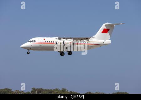 Bahrain Air Force British Aerospace Avro 146-RJ85 (REG: A9C-HWR) coming in to land on runway 31. Stock Photo