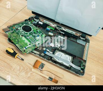 2022: notebook laptop Hewlett Packard HP Pavilion 17 disassembled for cleaning Stock Photo
