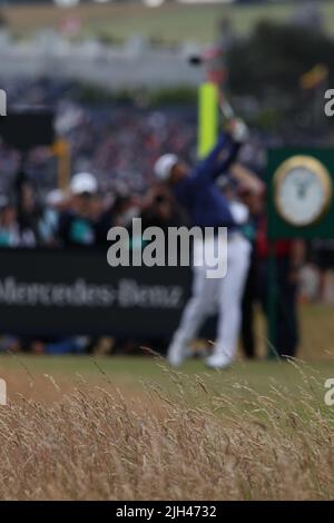 St Andrews, UK. 14th July, 2022. General view during the first round of the 150th British Open Championship at St Andrews Old Course in Fife, Scotland on July 14, 2022. Credit: Koji Aoki/AFLO SPORT/Alamy Live News Credit: Aflo Co. Ltd./Alamy Live News
