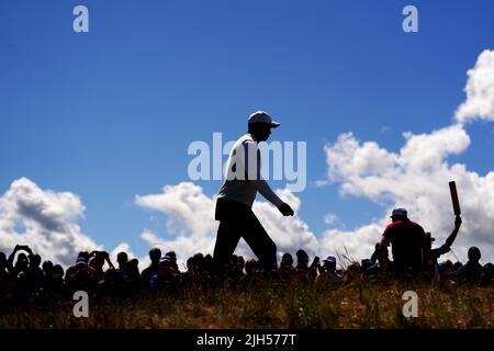 USA's Tiger Woods makes his way to the 14th tee during day two of The Open at the Old Course, St Andrews. Picture date: Friday July 15, 2022. Stock Photo