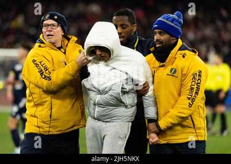 July 15, 2022: MELBOURNE, AUSTRALIA - JULY 15: A pitch invader as Melbourne Victory play Manchester United in a pre-season friendly football match at the MCG on 15th July 2022 (Credit Image: © Chris Putnam/ZUMA Press Wire) Credit: ZUMA Press, Inc./Alamy Live News Stock Photo