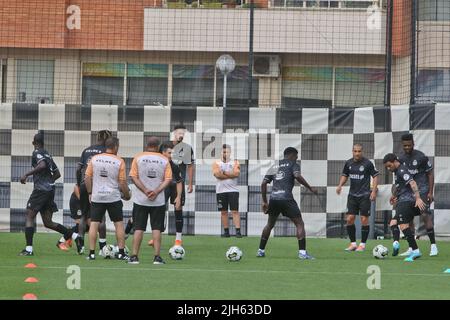 Porto, Portugal. 15th July, 2022. Porto, 07/15/2022 - Training of Boavista  Futebol Clube, open to fans, in the secondary field of EstÃdio do Bessa  Século XXI, in Porto. Gaius Makouta; Chidozie. (