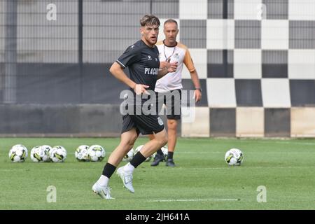 Porto, Portugal. 15th July, 2022. Porto, 07/15/2022 - Training of Boavista  Futebol Clube, open to fans, in the secondary field of EstÃdio do Bessa  Século XXI, in Porto. Gaius Makouta; Chidozie. (