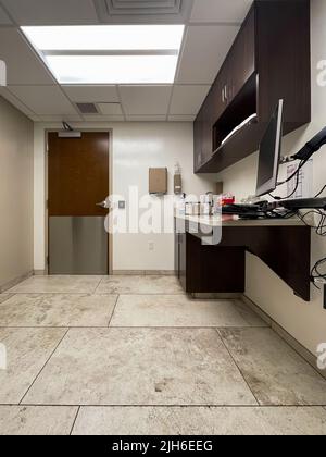 Empty veterinarian's office ready for new patient Stock Photo