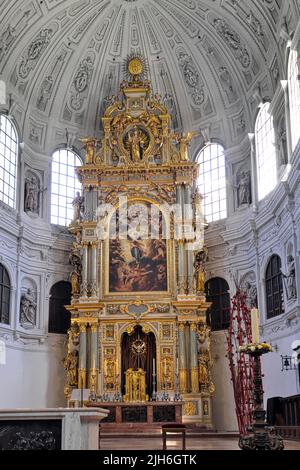 Altar, Jesuit Church of St. Michael, Michaelskirche, Munich, Bavaria, Germany Stock Photo