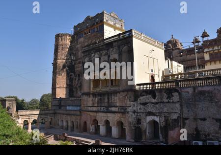 Orchha Fort situated on the Betwa River and built by Bundela Rajput Rudra Pratap Singh in early 16th century. Stock Photo