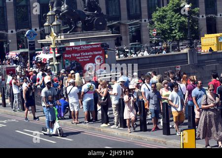London, UK. 16th July, 2022. Sunshine in West End as UK experiences heat wave. Credit: JOHNNY ARMSTEAD/Alamy Live News