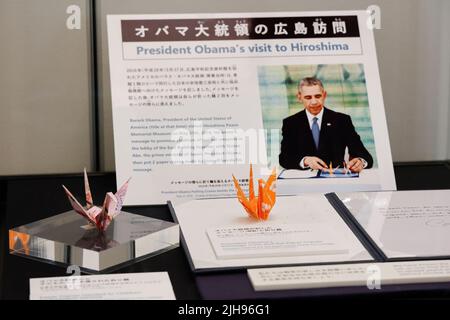Origami Obama at Hiroshima Peace Memorial Park Stock Photo - Alamy