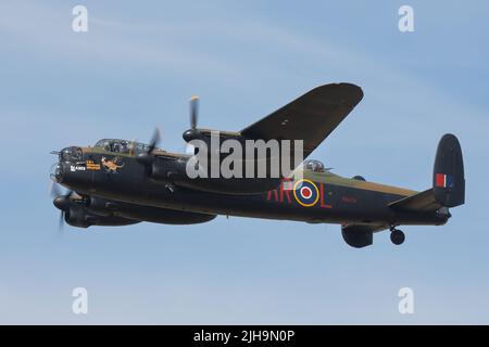 Fairford, UK. 16th July, 2022. Military aircraft from across the globe on display for the RIAT Royal International Air Tattoo. The BBMF Avro Lancaster bomber performed a flypast. Credit: Uwe Deffner/Alamy Live News Stock Photo