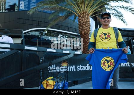 Las Vegas, NV, USA. 16th July, 2022. A vendor sells shirts prior to the start of the FC Clash of Nations 2022 soccer match featuring Chelsea FC vs Club America at Allegiant Stadium in Las Vegas, NV. Christopher Trim/CSM/Alamy Live News Stock Photo