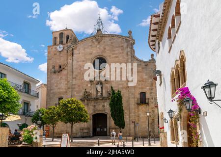 The picturesque streets and alleys in the Costa Brava seaside town of Tossa de Mar, Spain, along the Mediterranean Sea. Stock Photo