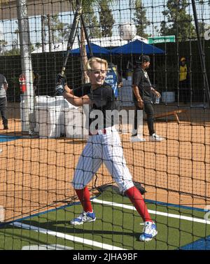 Los Angeles Dodgers JoJo Siwa 2022-23 All-Star Celebrity Softball