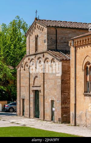 The facade of the ancient Pieve di Santa Maria church in Vicopisano, Pisa, Italy Stock Photo