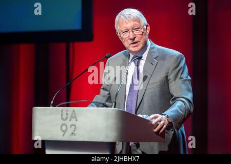 Graduation day at UA92, Manchester - 10th July 2022. Sir Alex Ferguson Stock Photo