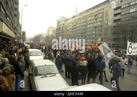 Bucharest, Romania, January 22, 1999. Political march ('Mars pentru Democratie') organized by the Civic Alliance Foundation. Stock Photo