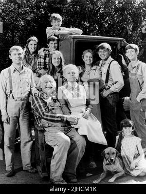 Richard Thomas, Judy Norton-Taylor, Eric Scott, David W. Harper, May Beth Mcdonough, Michael Learned, Ralph Waite, John Walmsley, Will Geer, Ellen Corby, Kami Cotler Television: The Waltons (TV-Serie) Characters: John 'John Boy' Walton Jr.,Mary Ellen Walton Willard,Ben Walton,James Robert 'Jim Bob' Walton,,Olivia Walton,John Walton, Sr.,,'Grandpa' Zebulon Walton,'Grandma' Esther Walton,Elizabeth Walton  Usa 1971–1981, 14 September 1980   **WARNING** This Photograph is for editorial use only and is the copyright of LORIMAR and/or the Photographer assigned by the Film or Production Company and c Stock Photo