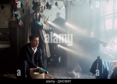 BRAD PITT, MORGAN FREEMAN, SE7EN, 1995 Stock Photo