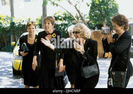 JULIE WALTERS, PENELOPE WILTON, ANNETTE CROSBIE, HELEN MIRREN, CELIA IMRIE, CALENDAR GIRLS, 2003 Stock Photo