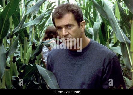 MEL GIBSON, SIGNS, 2002 Stock Photo